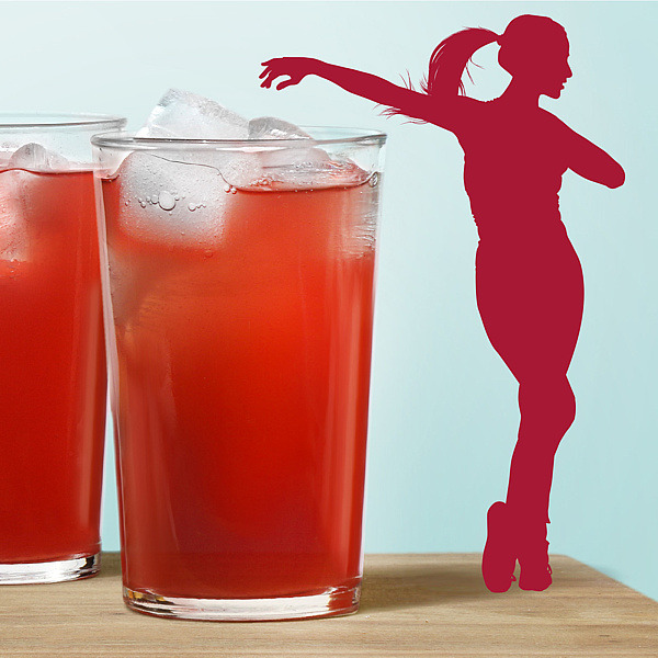 Bild eines roten Cocktails und Umriss einer tanzenden Person