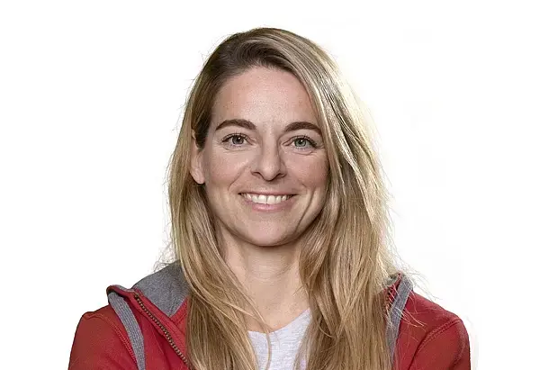 Portraitfoto von Nia Künzer